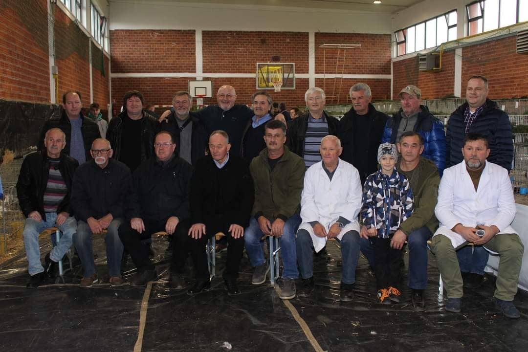 DONJA DUBRAVA Brojni posjetitelji razgledali rekordan broj eksponata na Državnoj izložbi malih životinja DONJA DUBRAVA Brojni posjetitelji razgledali rekordan broj eksponata na Državnoj izložbi malih životinja