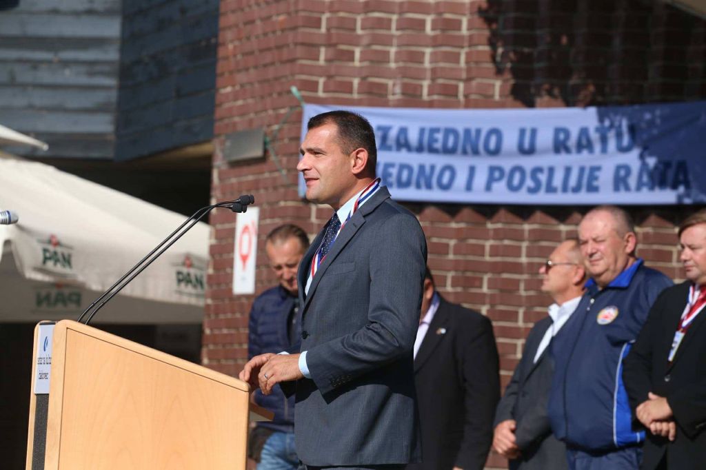 2195171610213070978426079201930