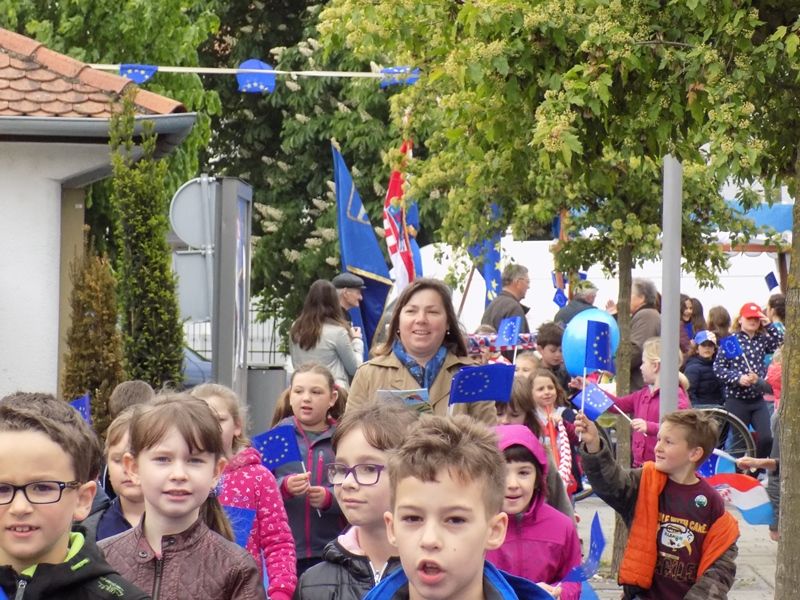 348215120dscn1505304467