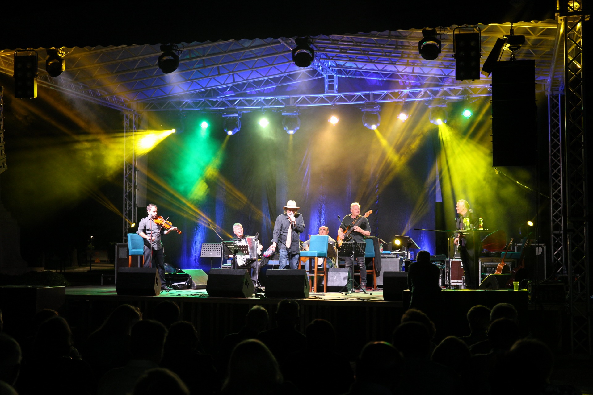 Koncert Rade Šerbedžije i Zapadnog kolodvora na Trgu Republike u Čakovcu