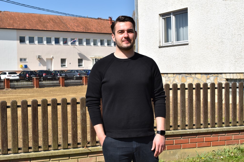 ŽUPNIK MISLAV MIKAC USUSRET USKRSU Moramo vidjeti križeve ljudi oko sebe
