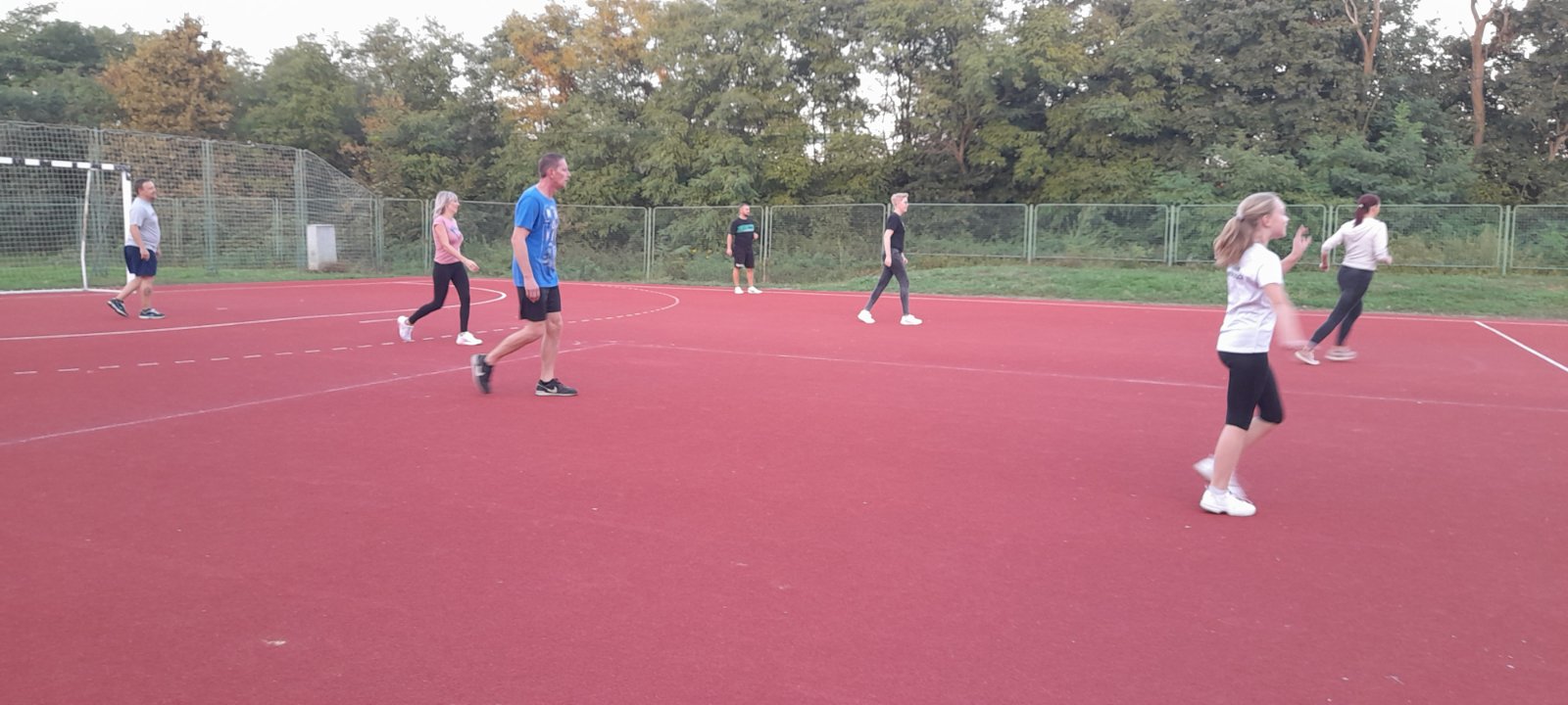 MURSKO SREDIŠĆE Treći dan Europskog dana sporta održane nogometne i košarkaška utakmica između djece i roditelja