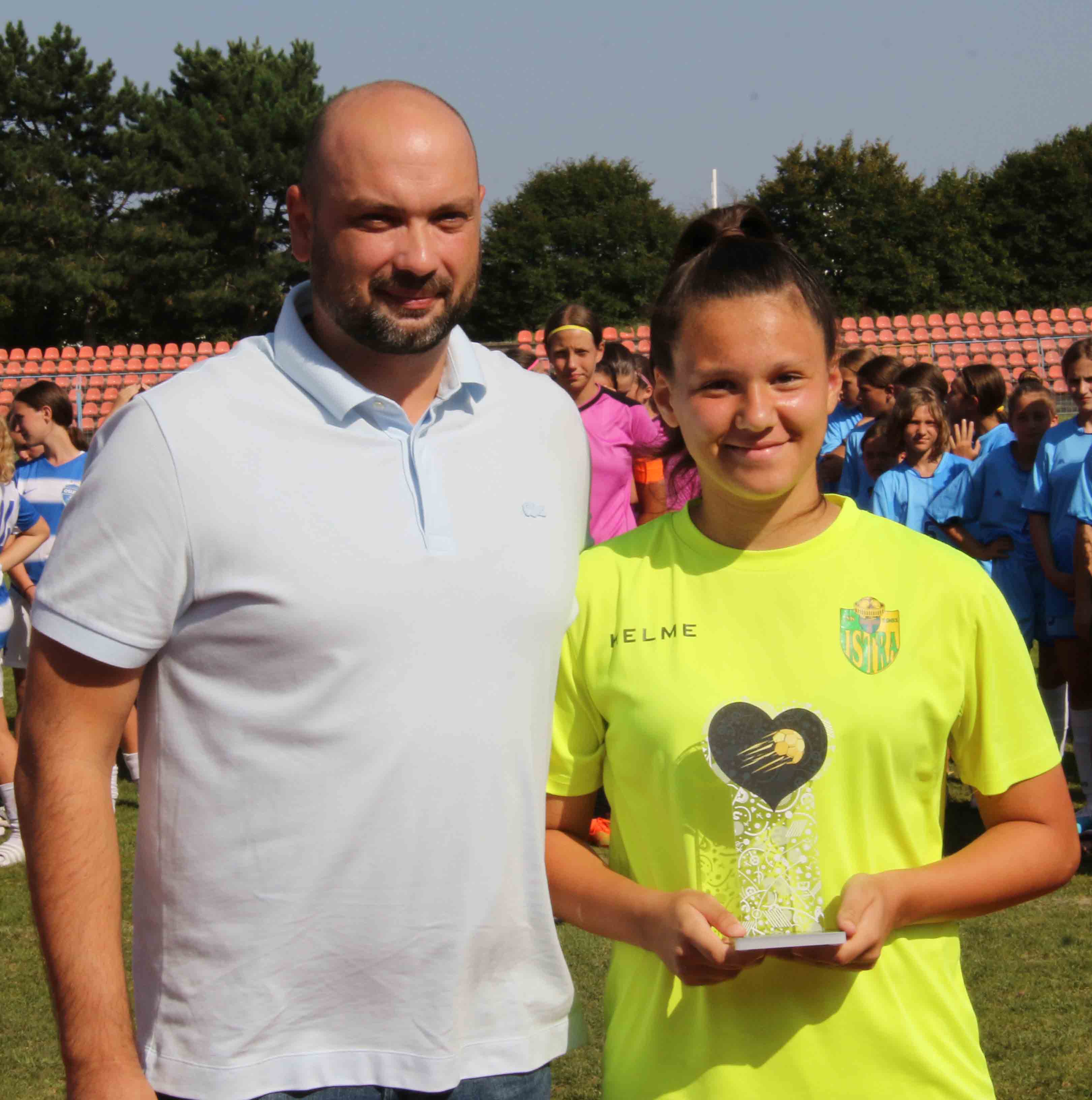 MEĐUNARODNO IZDANJE Ženski nogometni turnir u Čakovcu ‘Volim nogomet’