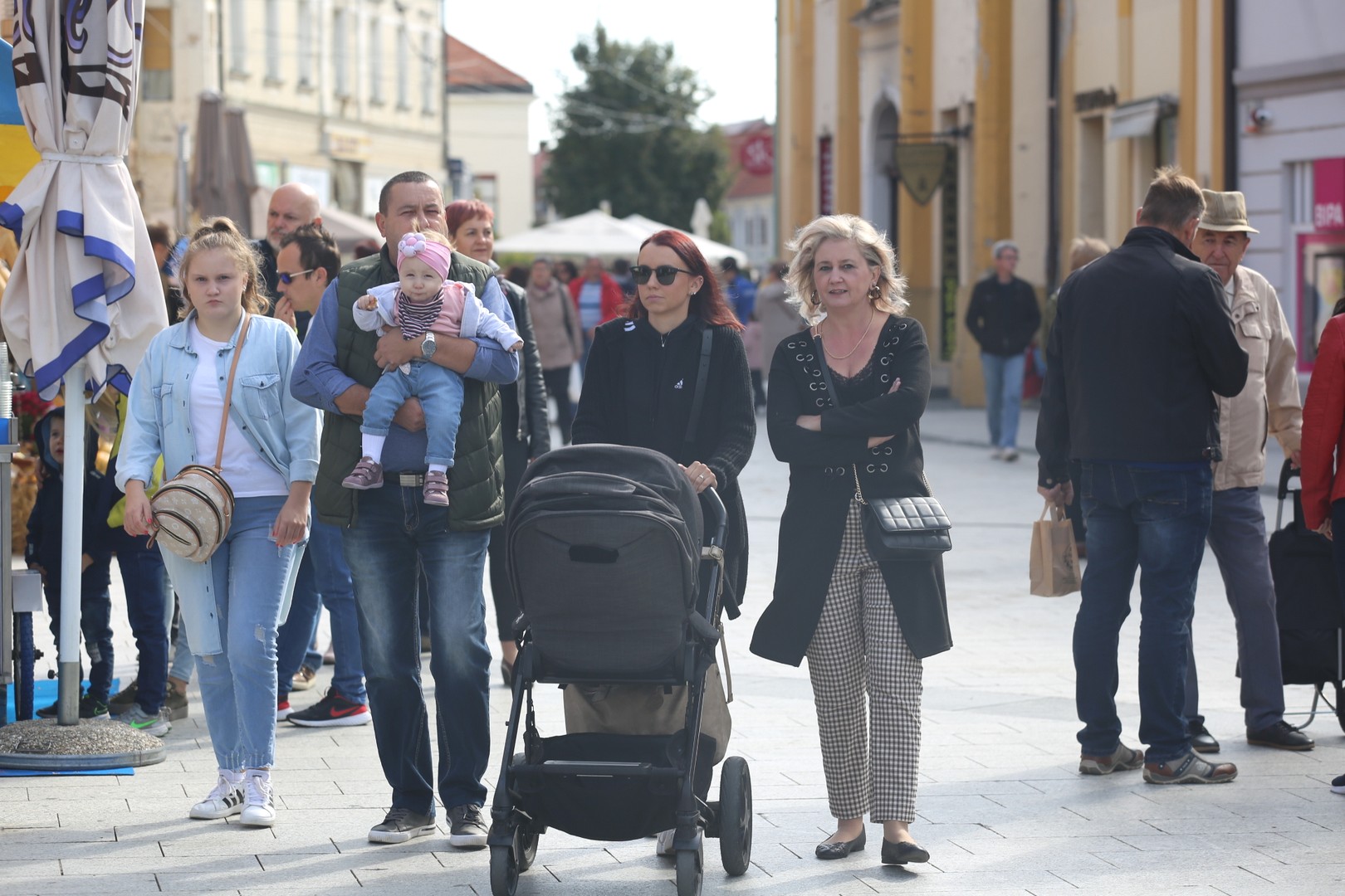 KLIKOM PO ČAKOVCU Jesen je u gradu! Brojni građani subotu proveli na friškom zraku