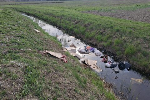 Potok u Kotoribi – otpad