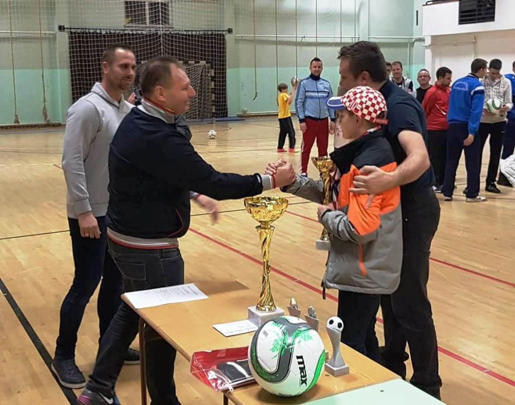 2693728615122010722295709932733