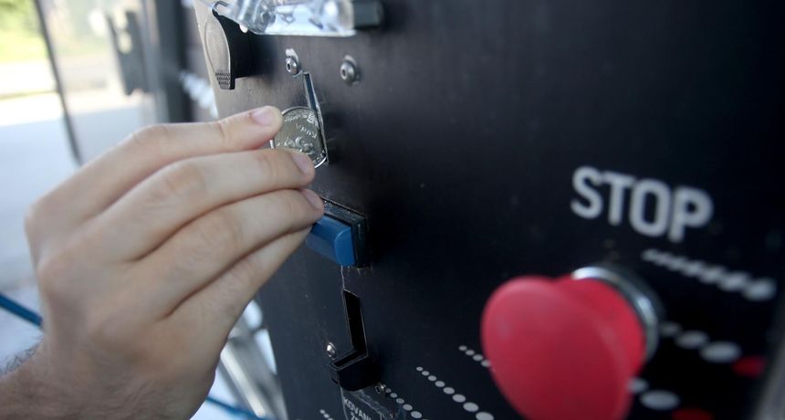 NEVJEROJATNO Iz autopraonice u Čakovcu ukraden aparat za kovanice NEVJEROJATNO Iz autopraonice u Čakovcu ukraden aparat za kovanice