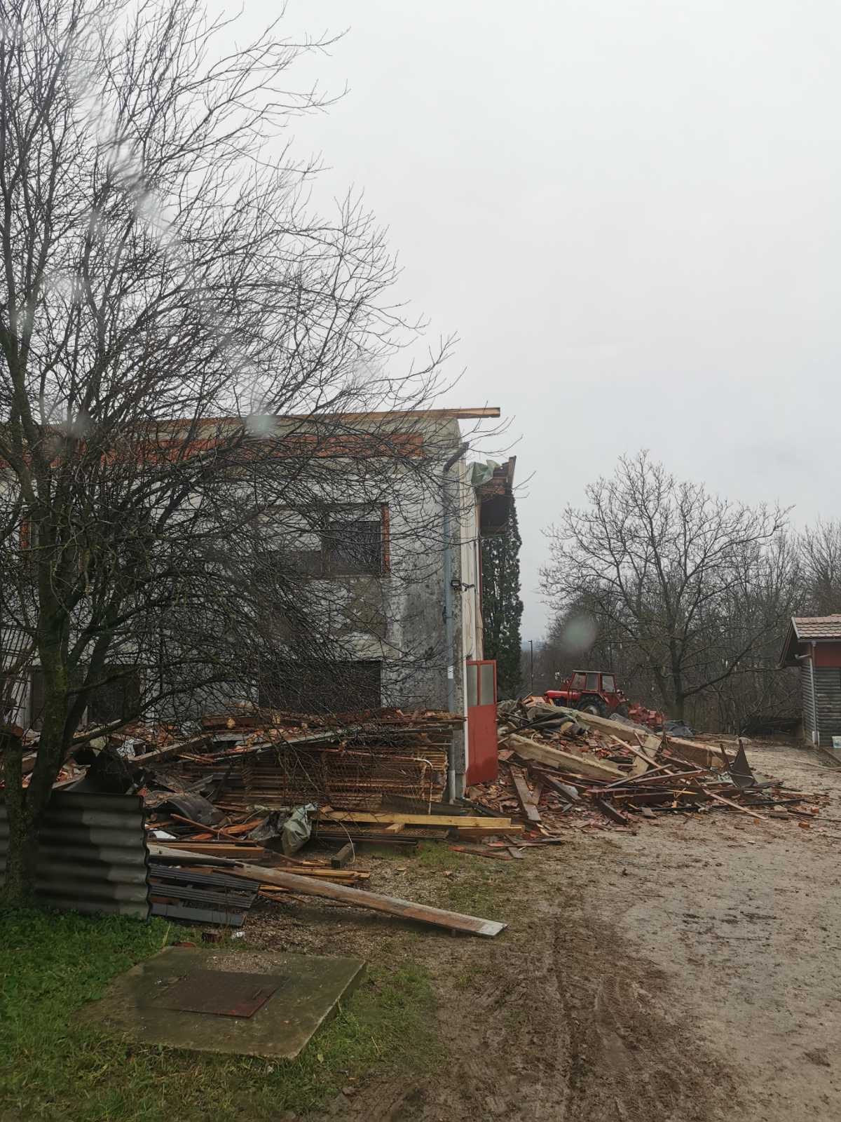 Članovi Biciklističkog kluba Prelog s dva kombija punih potrepština pomogli stradalima