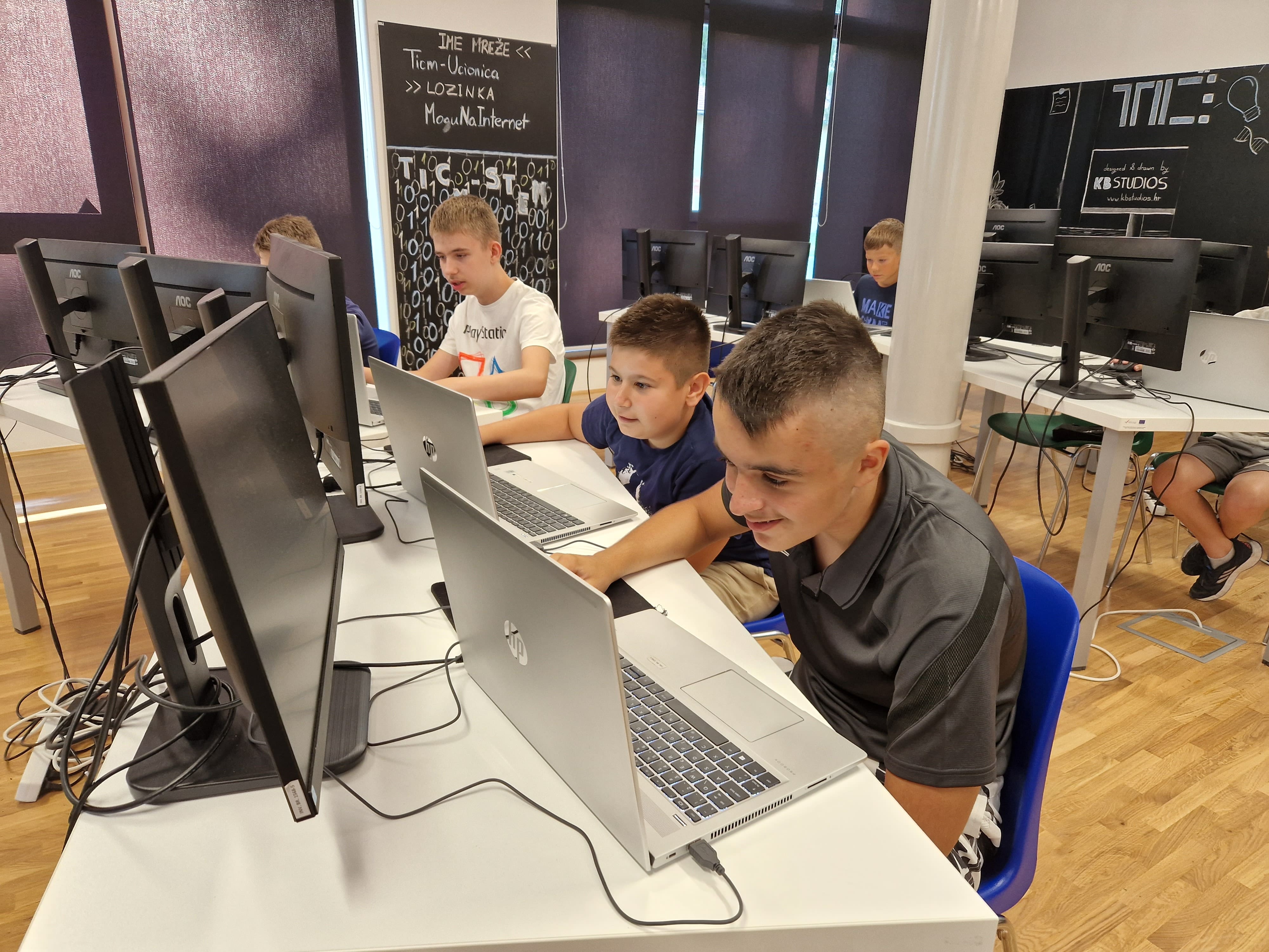 KAJ BUŠ STEM? Radionice programiranja mobilnih aplikacija i računalnih igara izuzetno popularne među školarcima KAJ BUŠ STEM? Radionice programiranja mobilnih aplikacija i računalnih igara izuzetno popularne među školarcima