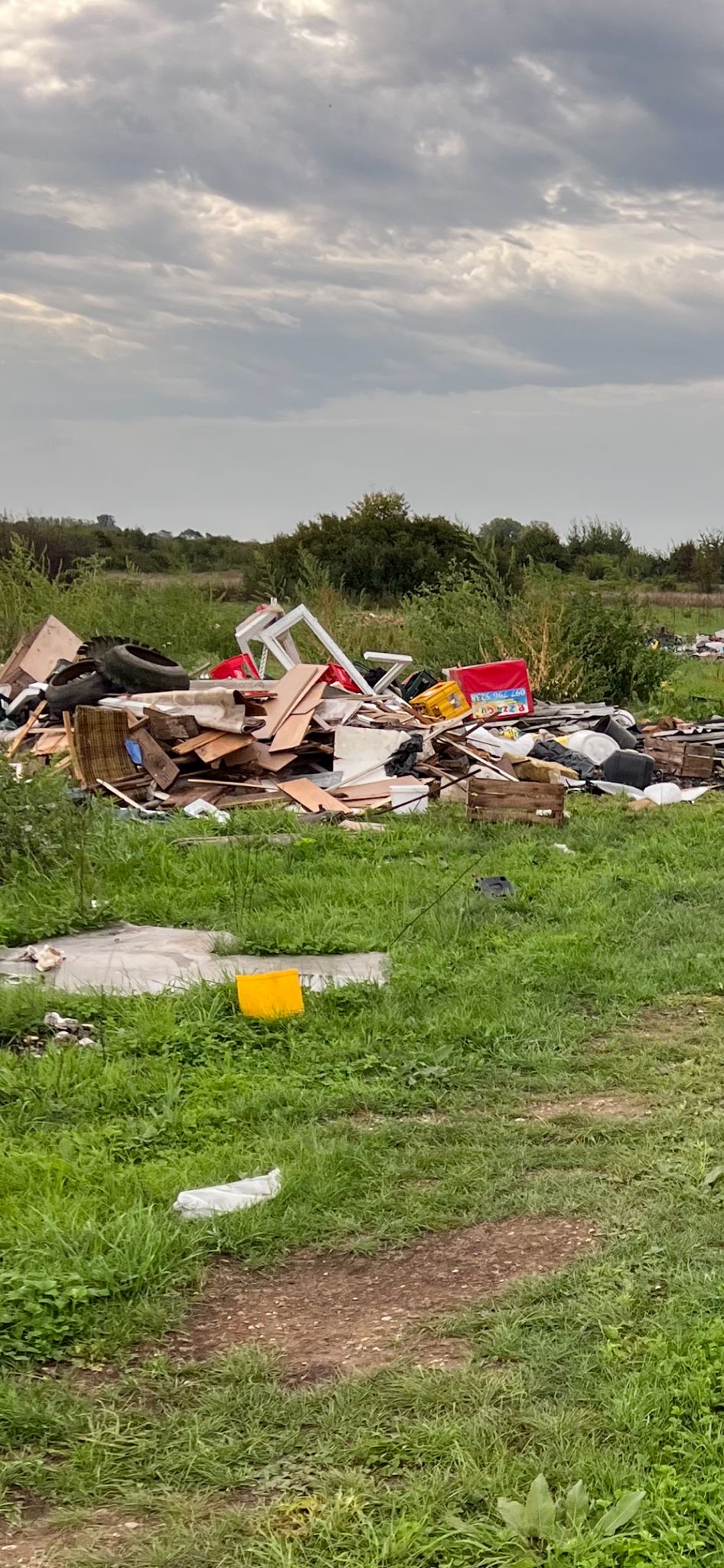 U PRIBISLAVCU NEMA POMAKA Načelnik Ladić apelira na građane da otpad ne odlažu ilegalno! U PRIBISLAVCU NEMA POMAKA Načelnik Ladić apelira na građane da otpad ne odlažu ilegalno!