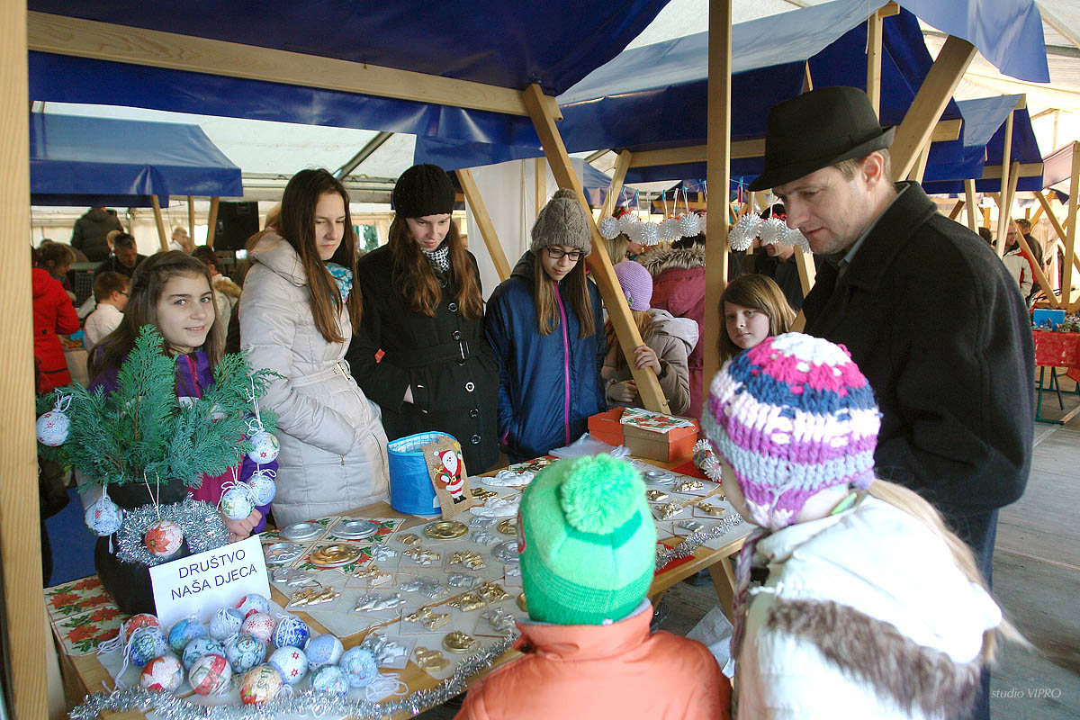 268810902dsc00027543586