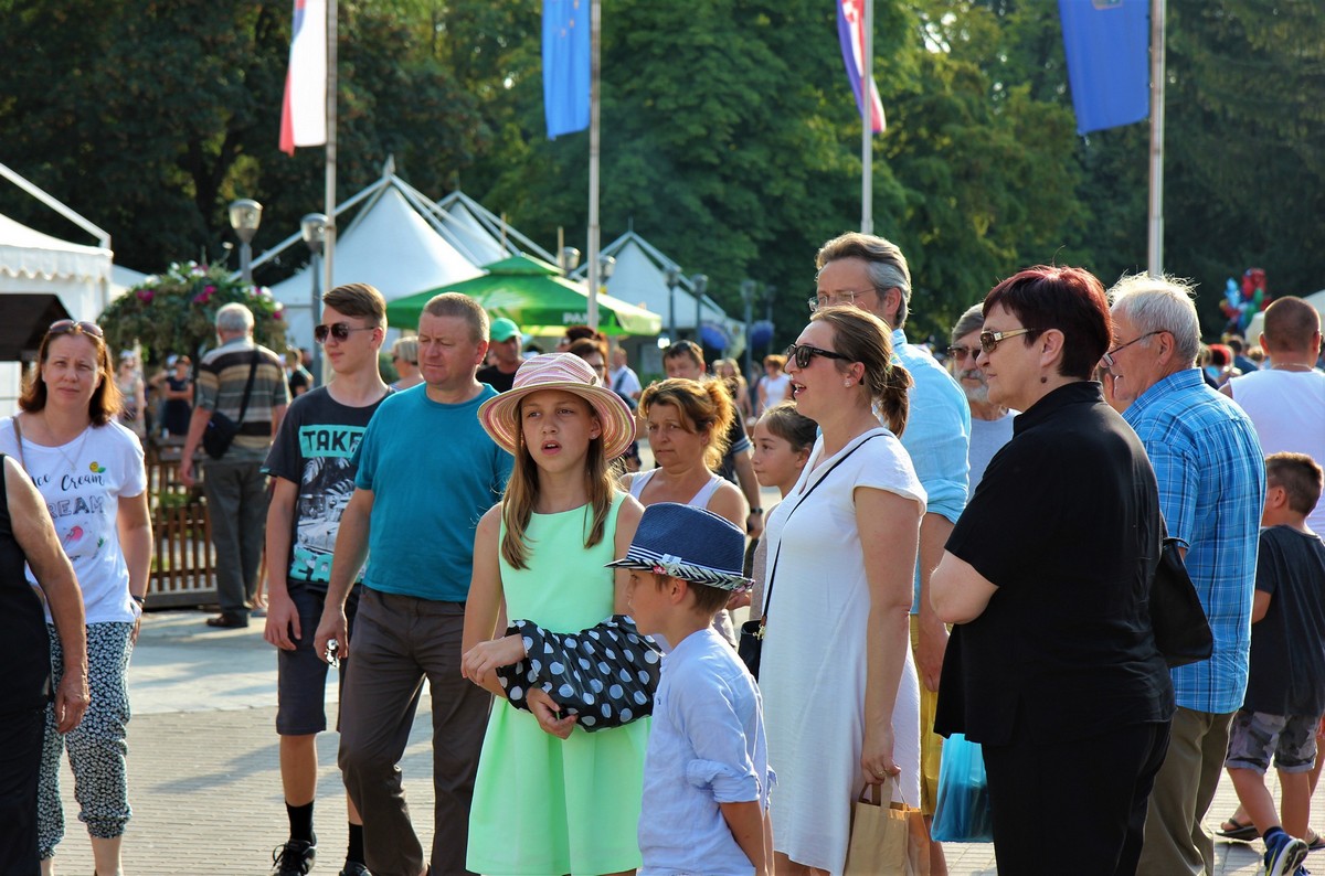 Tri međimurska KUD-a predstavila međimursku tradiciju na Porcijunkulovom
