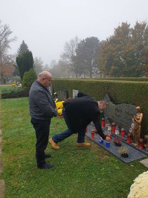 Počast poginulim i umrlim bojovnicima HOS-a