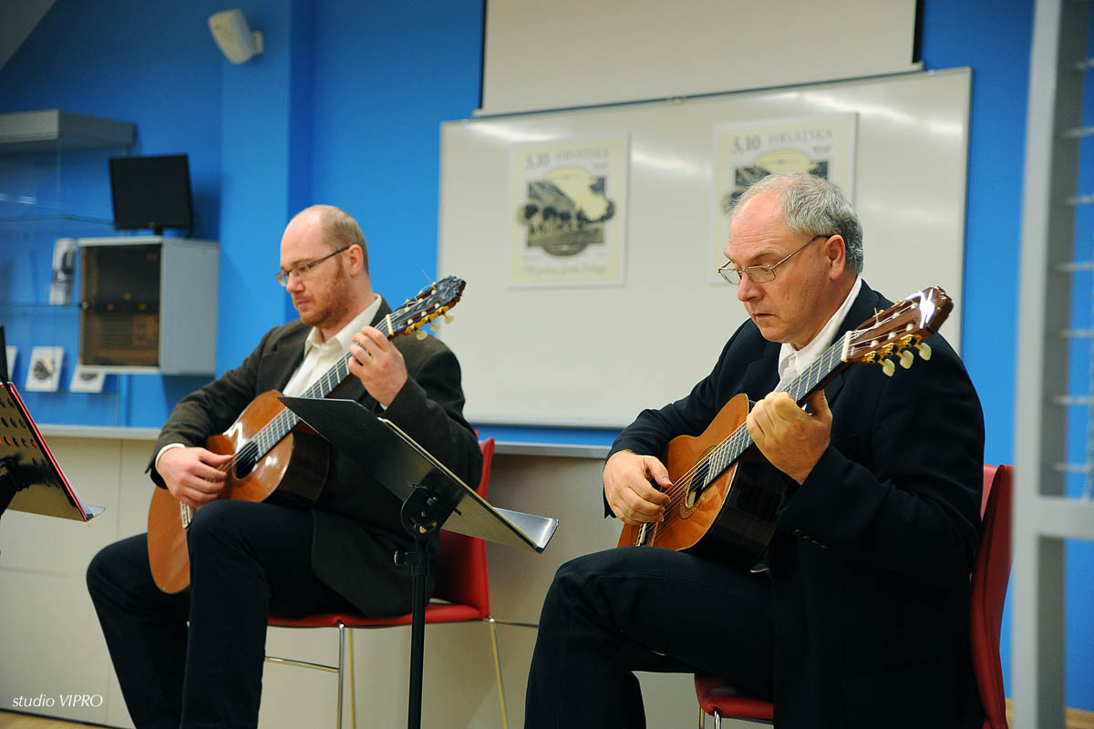 256110036dsc9979633875