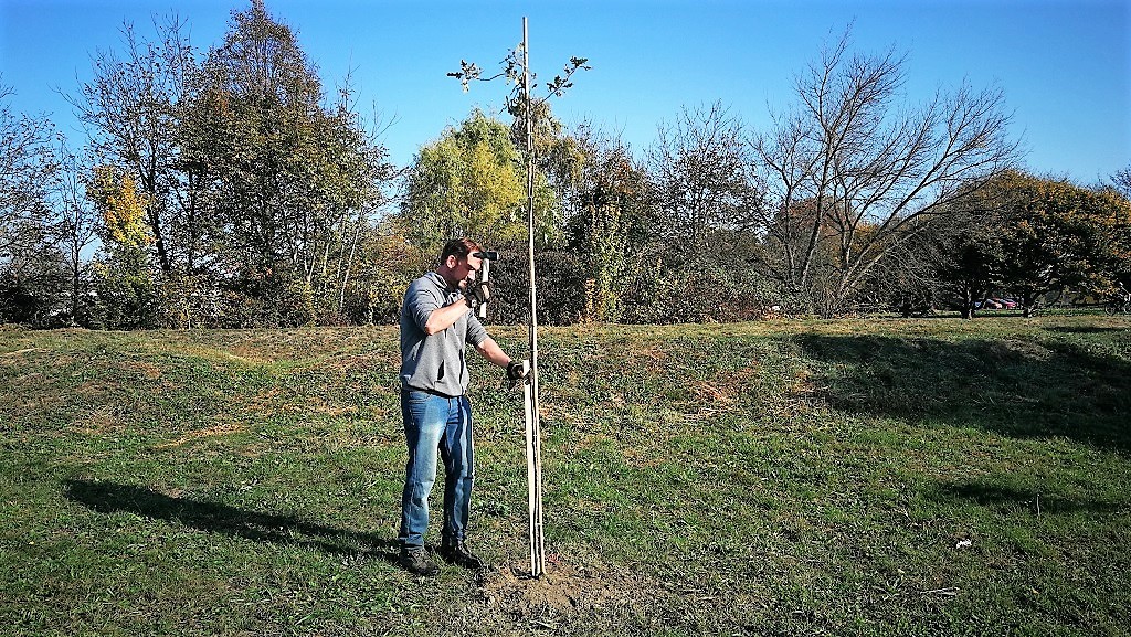 FOTO Velik broj građana subotnje prijepodne iskoristio za sadnju stabala u Čakovcu