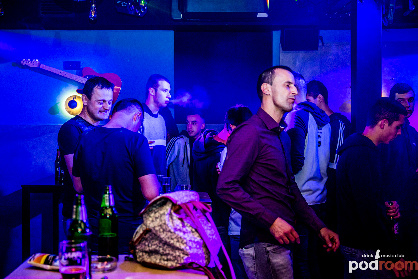 Podroom clubbing – DJ Yakka