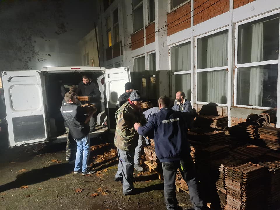Dvije međimurske tvrtke donirale četiri tone crijepa za Hrvatsku Kostajnicu