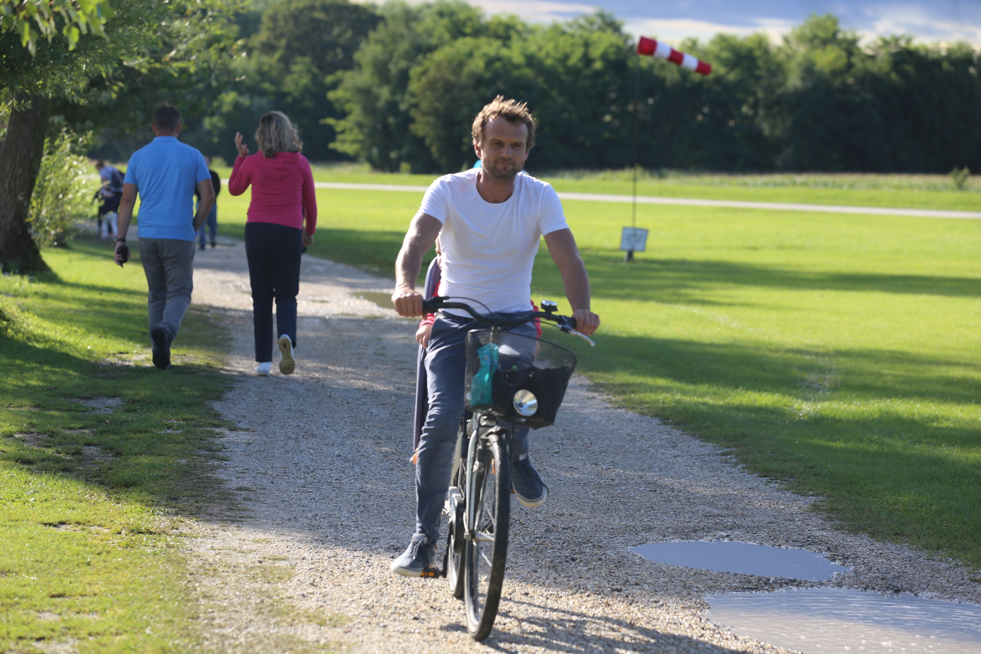 KLIKOM PO MARINI Mještani iskoristili beskišno popodne za šetnju i svježi zrak