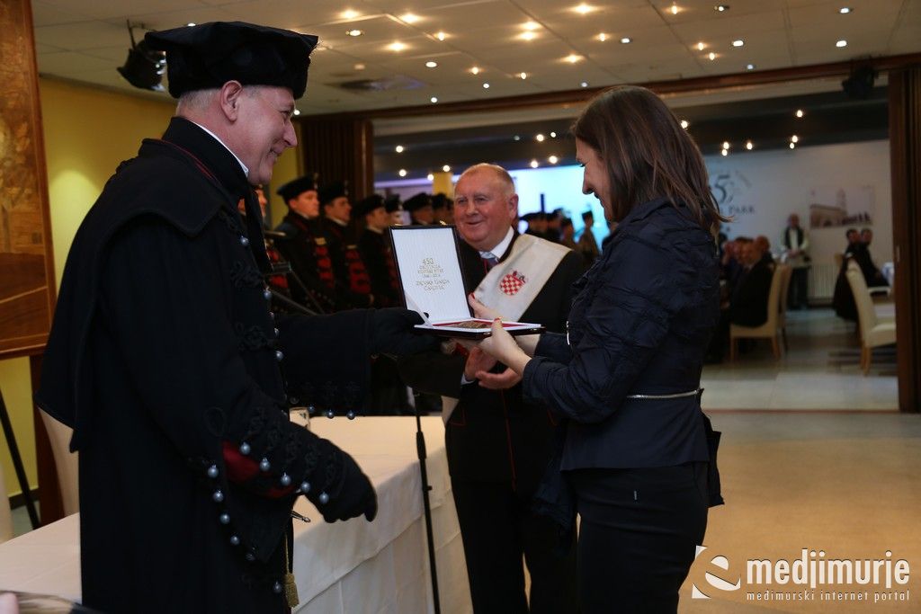 pravazena00101315763