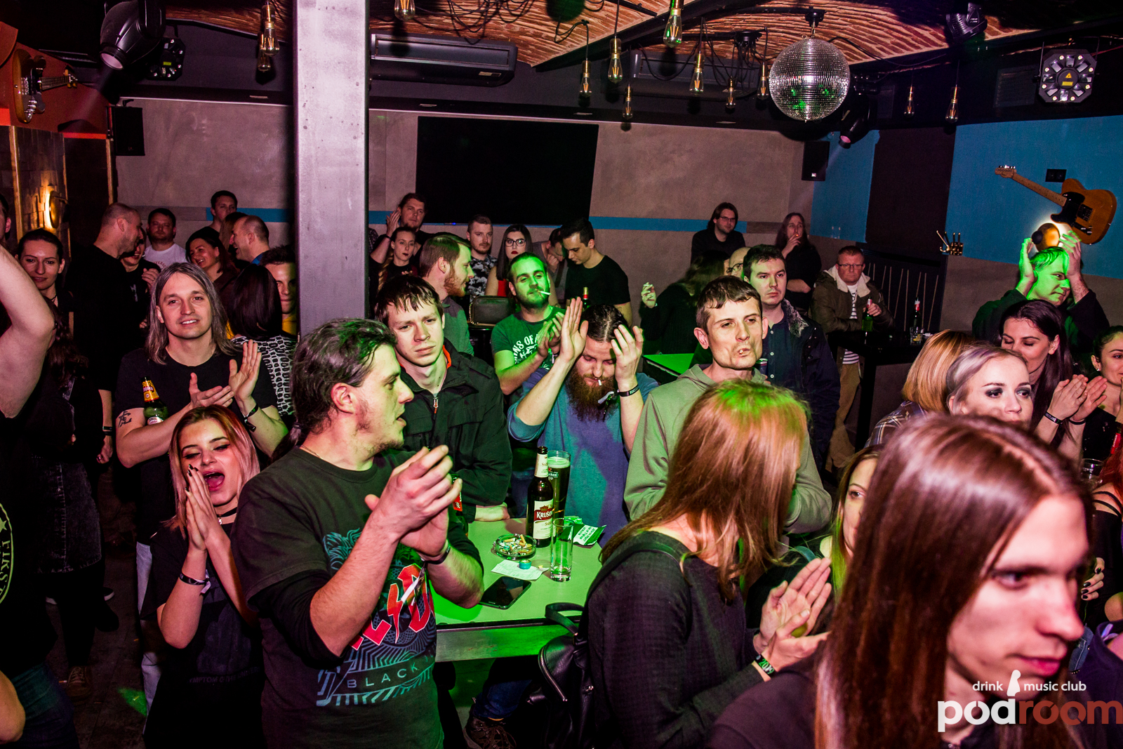 Crno Perje u Podroomu