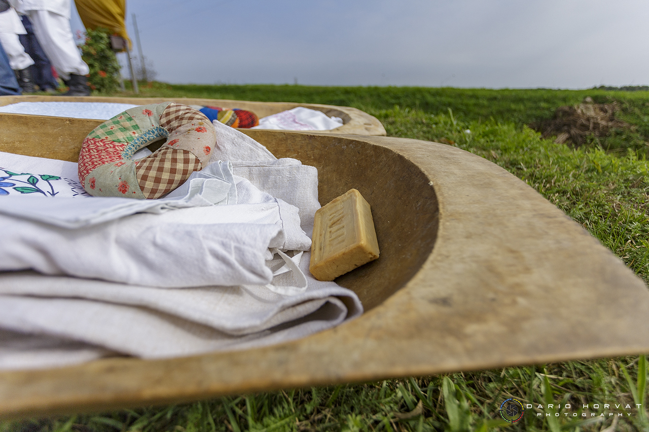 U Gardinovcu svečano otkrivena spomen-ploča posvećena seoskom pralu na potoku Trnavi