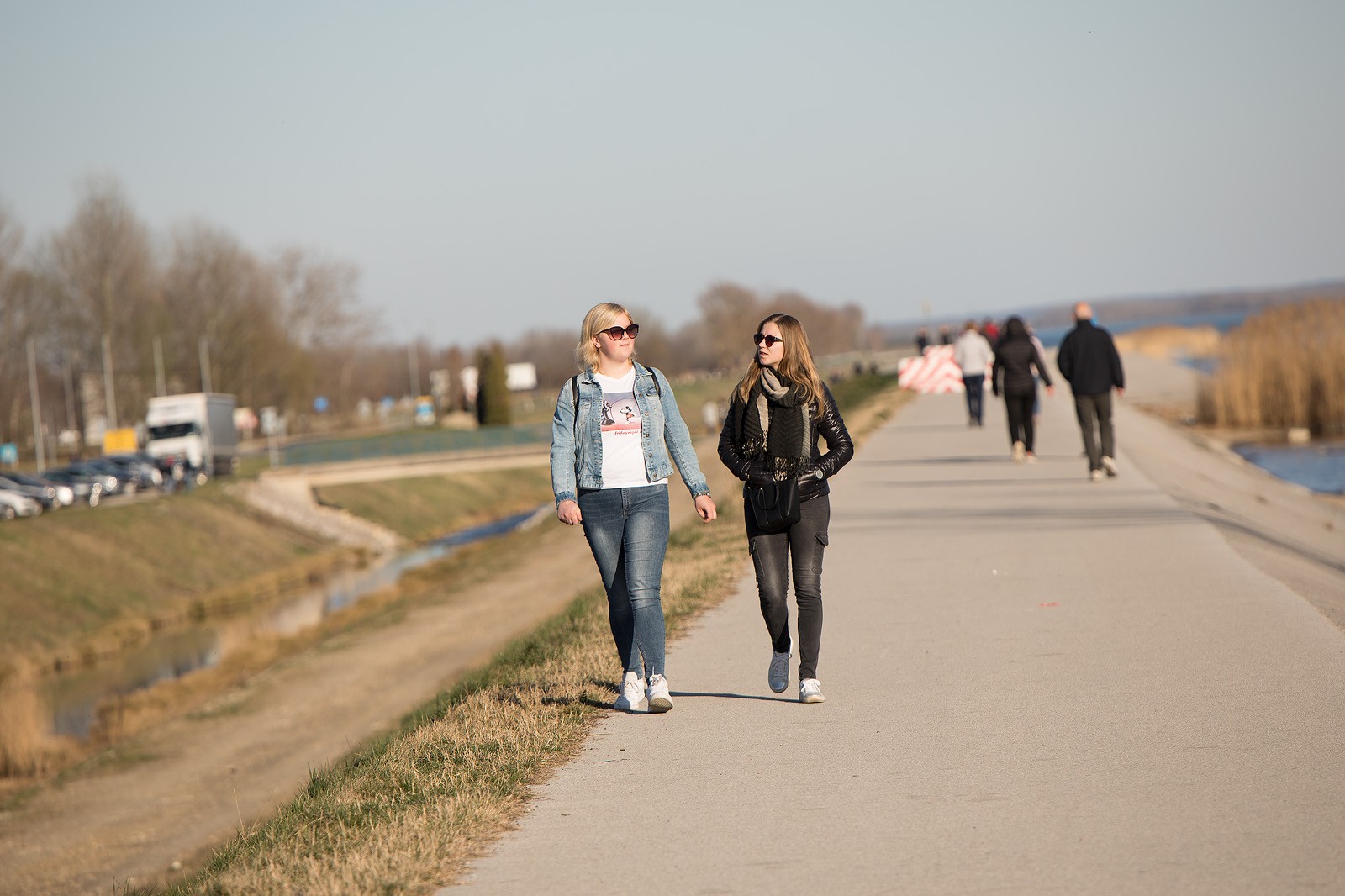 KLIKOM PO MARINI Suncem okupana Marina danas je bila prepuna ljudi!