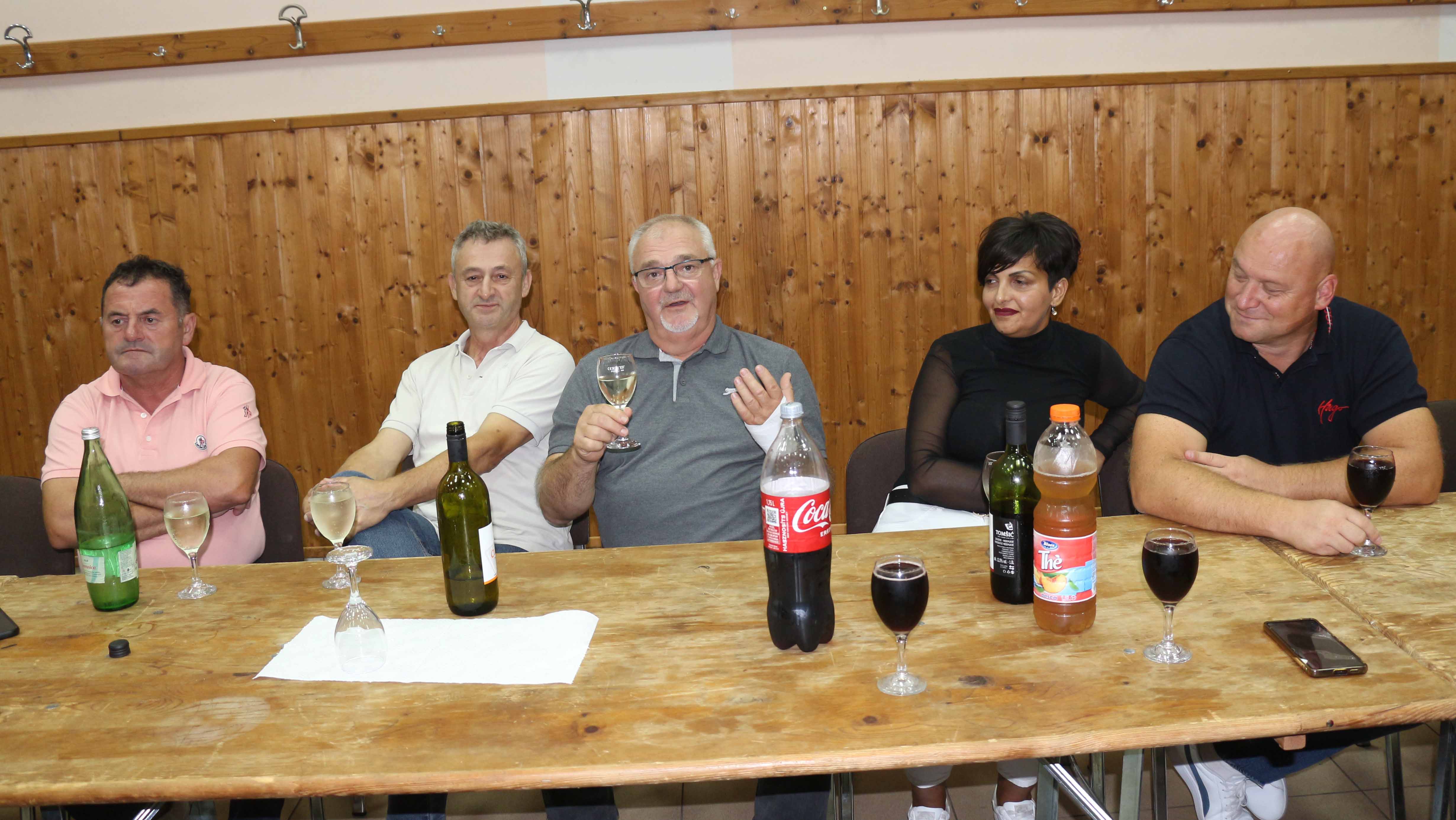 DVD PALINOVEC Povodom fantastične natjecateljske godine organizirali završno druženje