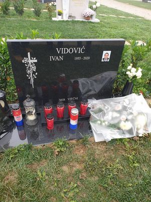 Počast poginulim i umrlim bojovnicima HOS-a