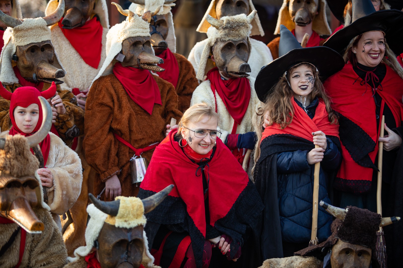 DOMIŠLJATE MAŠKARE U ZASADBREGU Bolničari, vještice, Škoti…