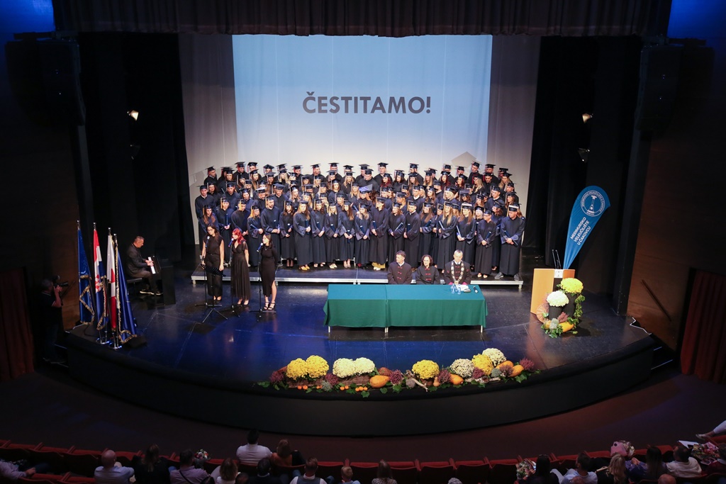 FOTO Međimursko veleučilište promoviralo 124 prvostupnika i magistra