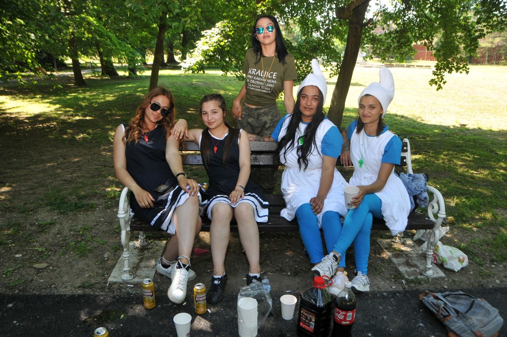 Maturanti se zabavljaju u čakovečkom parku