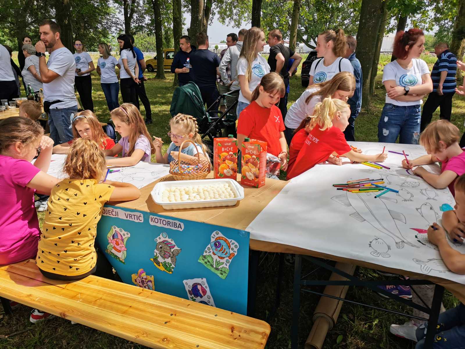 KOTORIBA Na Danima šibe i ribe uživaju i naši najmlađi, danas su crtali i gledali predstavu