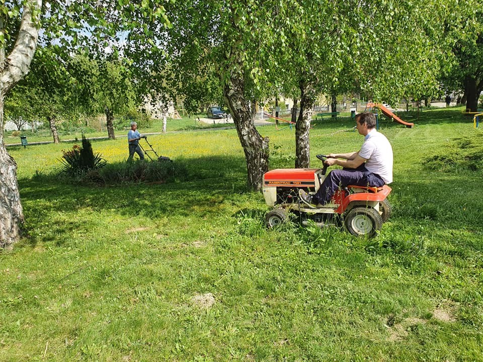 FOTO Članovi KUD-a Mihovljan su ovih dana uredili park unatoč korona krizi