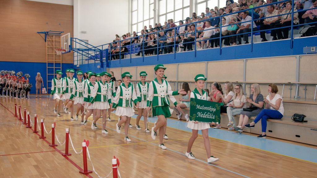 3302901657821566587255675892992