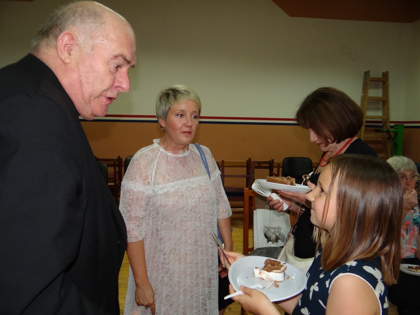 FOTO Koncert za pradedeka: Unuka Ivana Mustača-Kantora pjevala povodom otkrivanja njegove biste FOTO Koncert za pradedeka: Unuka Ivana Mustača-Kantora pjevala povodom otkrivanja njegove biste