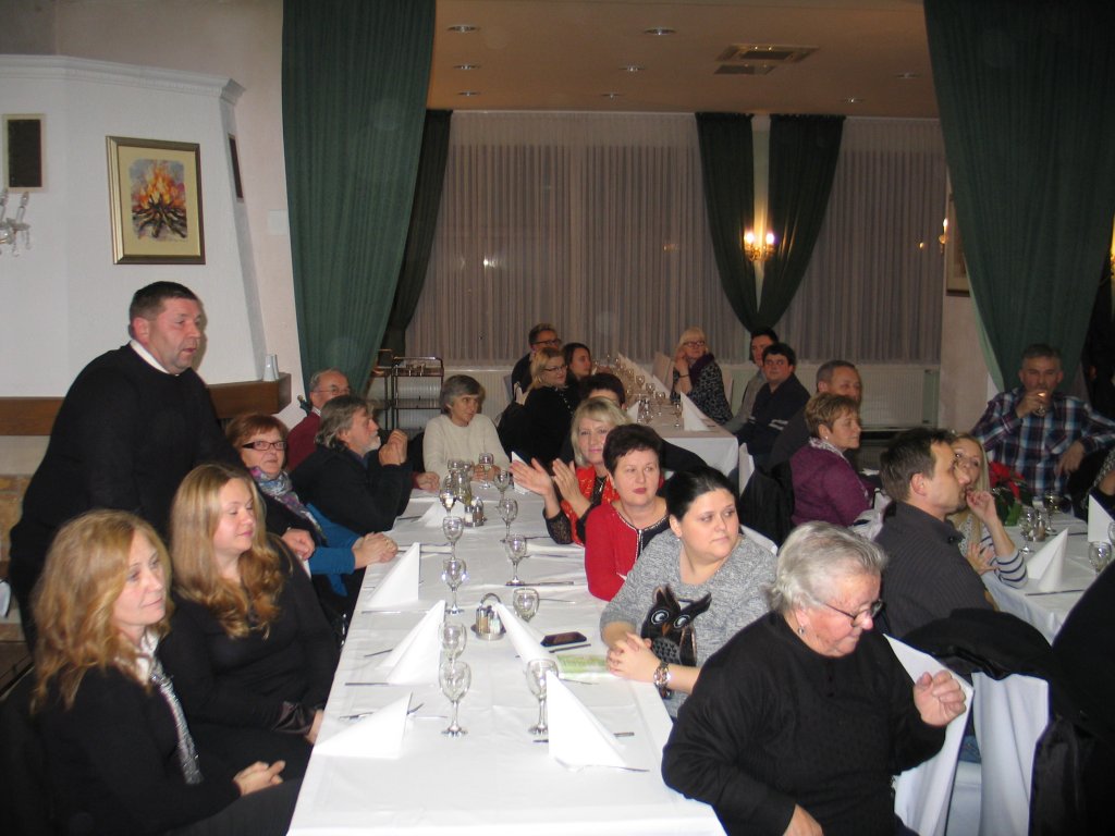 2vecerpoezije005371373