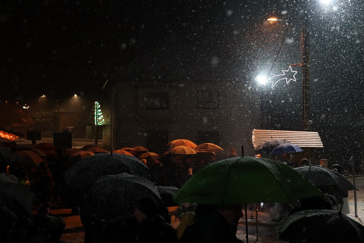 SVETI MARTIN NA MURI Paljenjem prve adventske svijeće započelo je najradosnije doba u godini