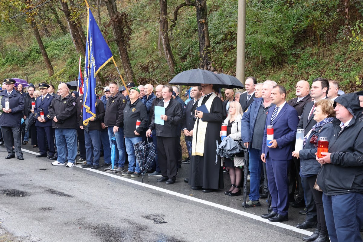 SJEĆANJA Župan Matija Posavec odao počast žrtvama u Baćinu