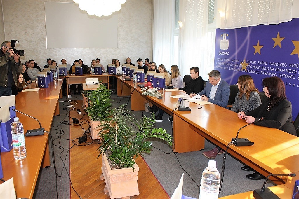 GRAD ČAKOVEC Potpisani ugovori o stipendiranju studenata