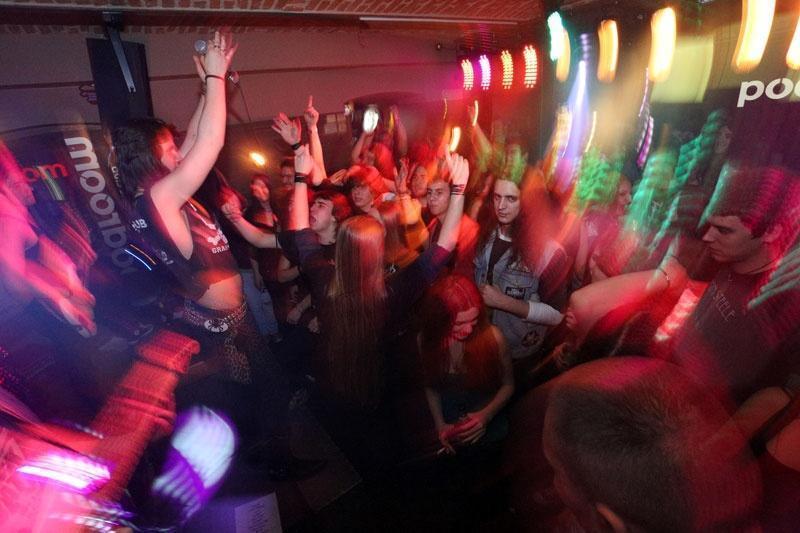 slika0027 Podroom (Petak, 19.4.2013 – MANNTRA live & H I R & IRON HEARTH)