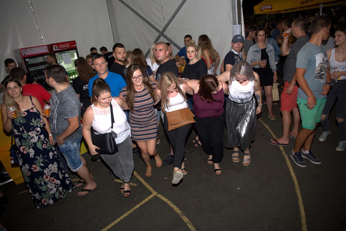 Mejaši rasplesali brojnu publiku u Palovcu