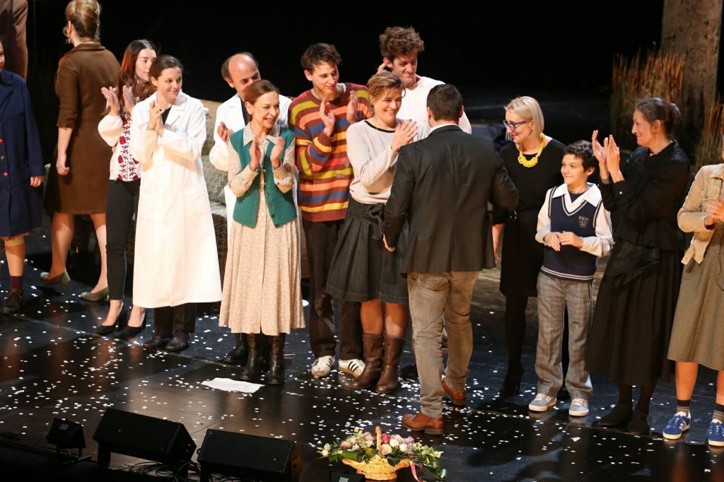 2419727410213616293898625110199