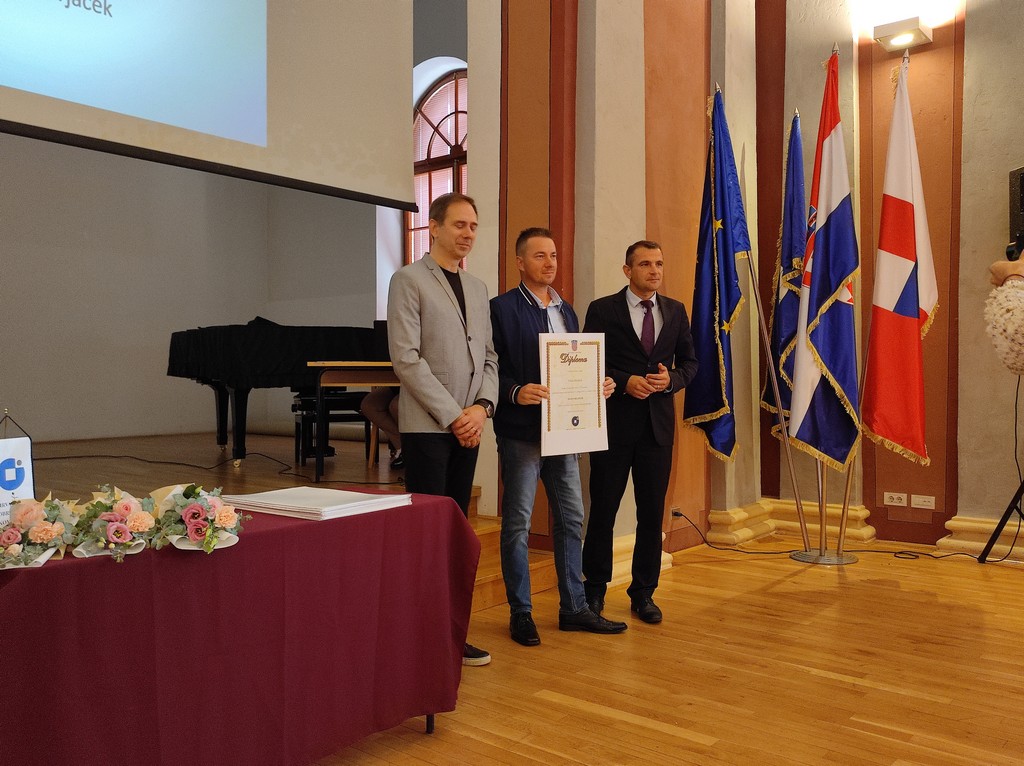 OBRTNIČKA KOMORA Novopečenim majstorima uručene diplome!