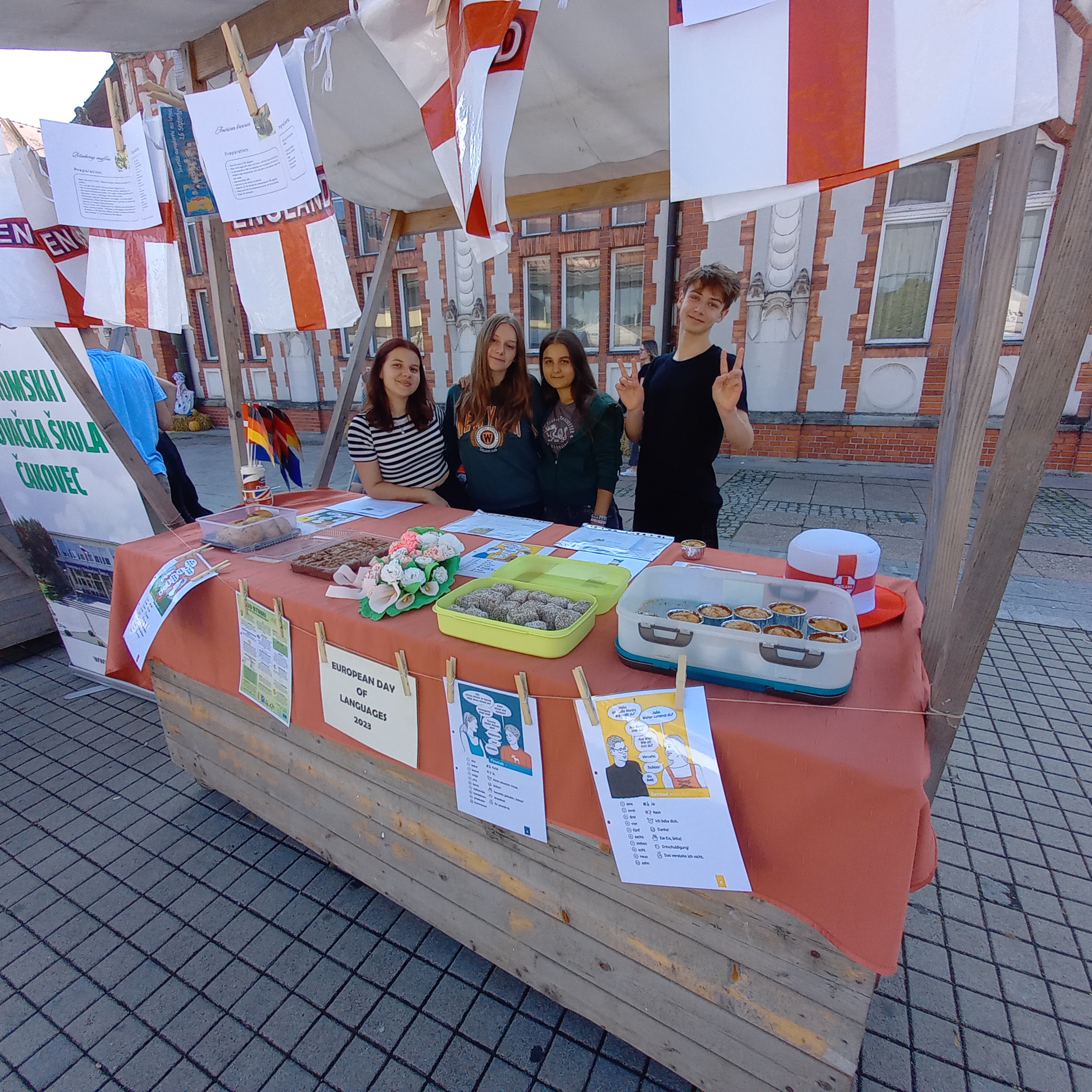 FOTO Ekonomska i trgovačka škola Čakovec obilježila Europski dan jezika na čakovečkom trgu