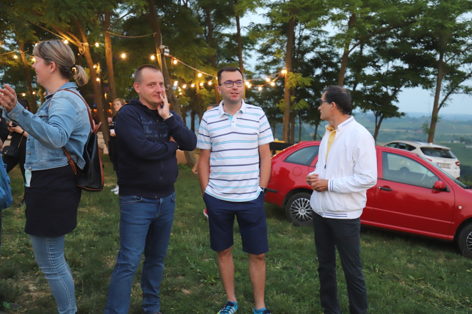 PRIZOR KOJI SE PAMTI Doček prvih zraka ljetnog sunca na Mađerkinom bregu nikog nije ostavio ravnodušnim PRIZOR KOJI SE PAMTI Doček prvih zraka ljetnog sunca na Mađerkinom bregu nikog nije ostavio ravnodušnim