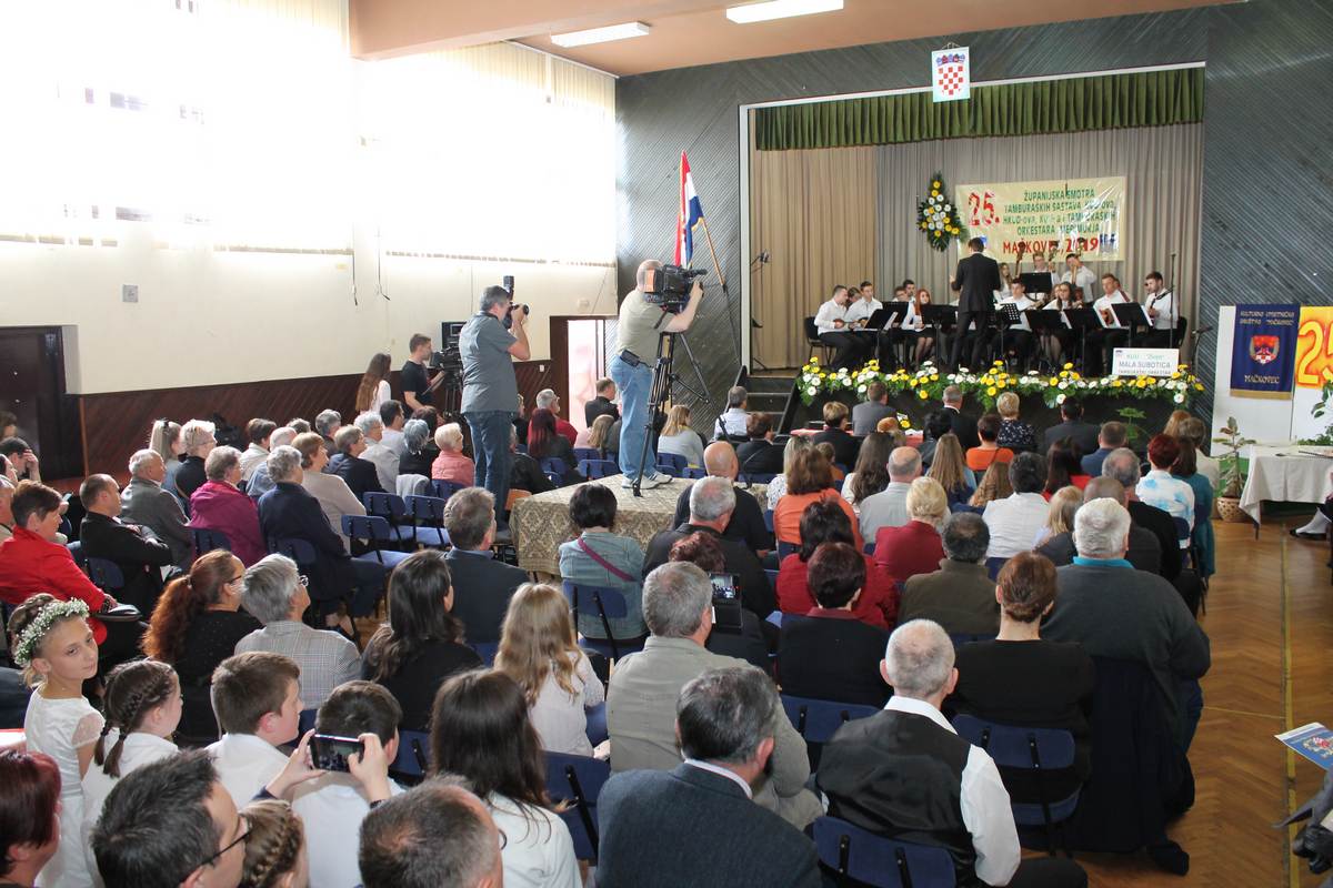 Županijsku smotra tamburaških sastava i kulturno umjetničkih društava u Mačkovcu