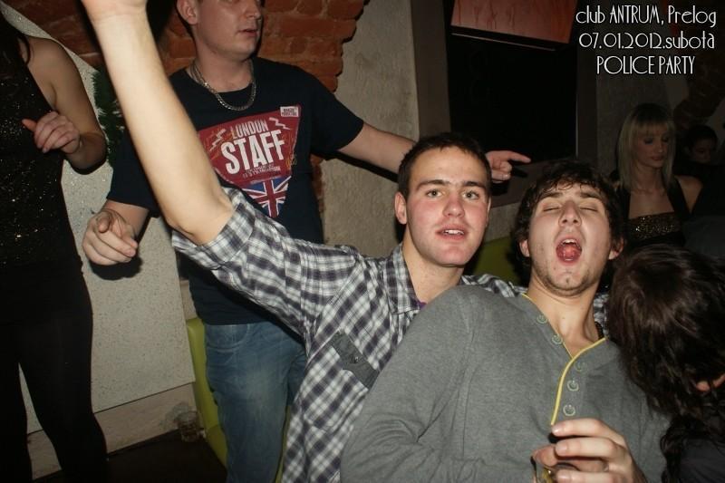 slika0022 Antrum (Subota, 7.1.2012) slika0022 Antrum (Subota, 7.1.2012)