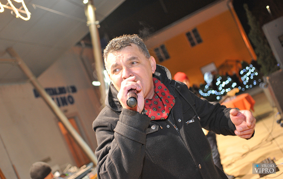 Doček u Prelogu uz vatromet, taktove valcera, šampanjac i kuhano vino