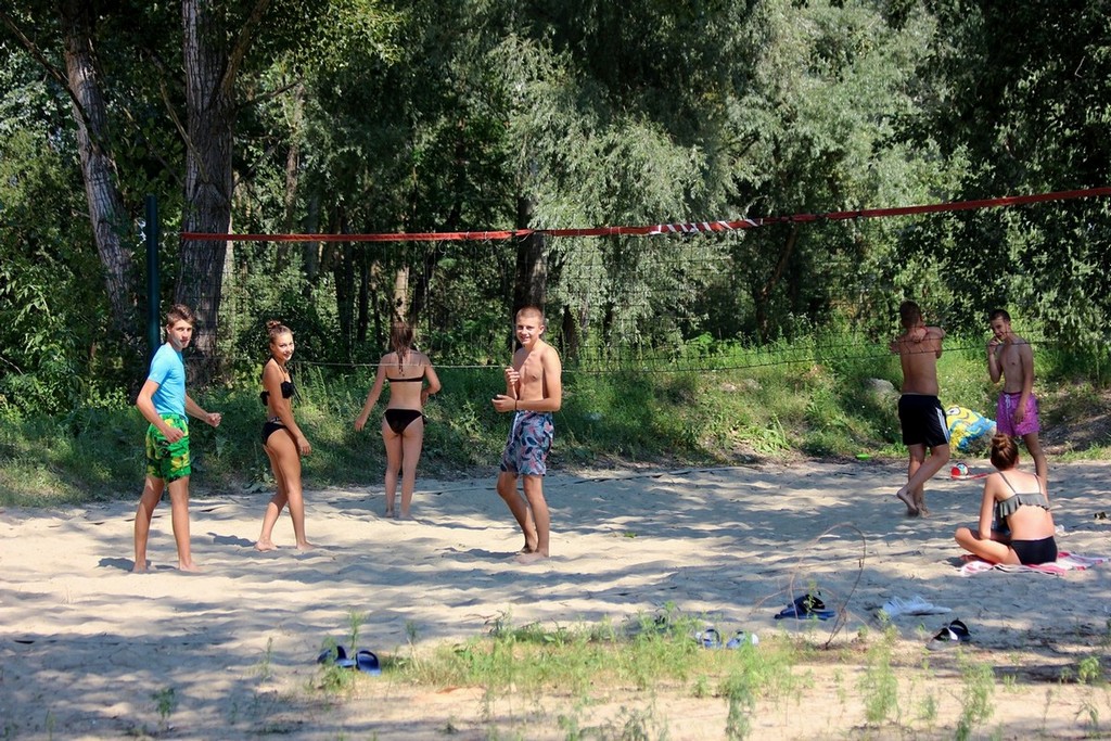 Međimurke i Međimurci spas od ljetnih vrućina potražili uz rijeku Dravu