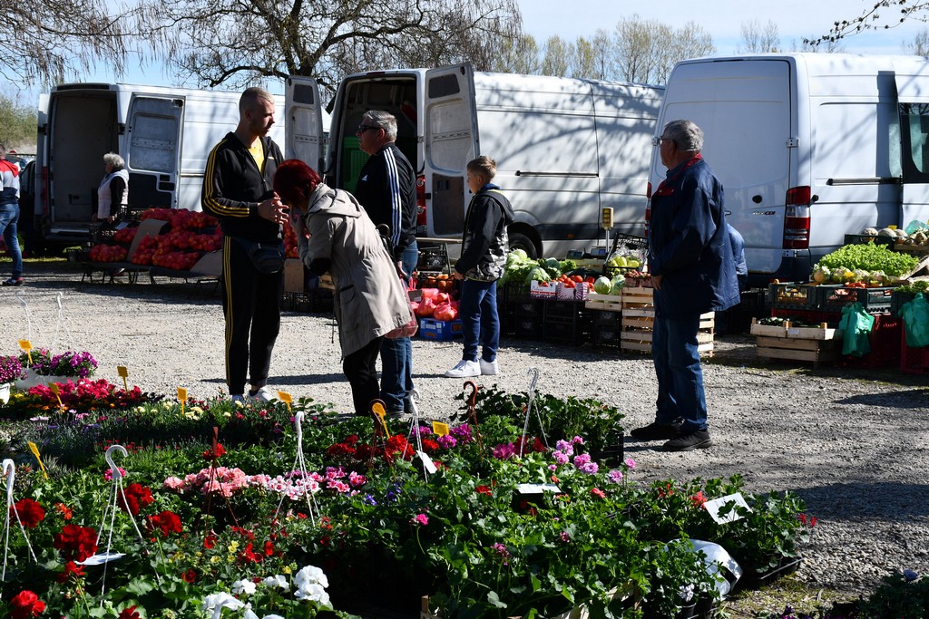 Proljetne temperature izmamile brojne posjetitelje na sajam u Čakovcu